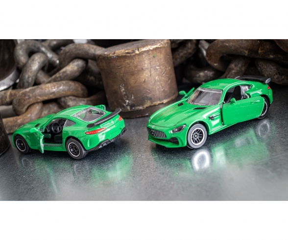 Mercedes-AMG GT R Mercedes-AMG GT R