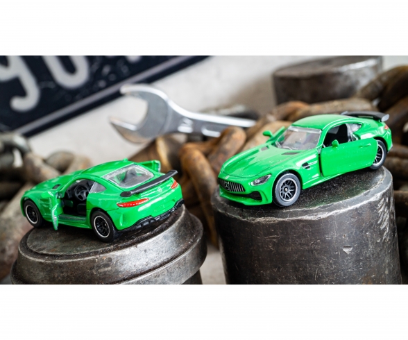 Mercedes-AMG GT R Mercedes-AMG GT R