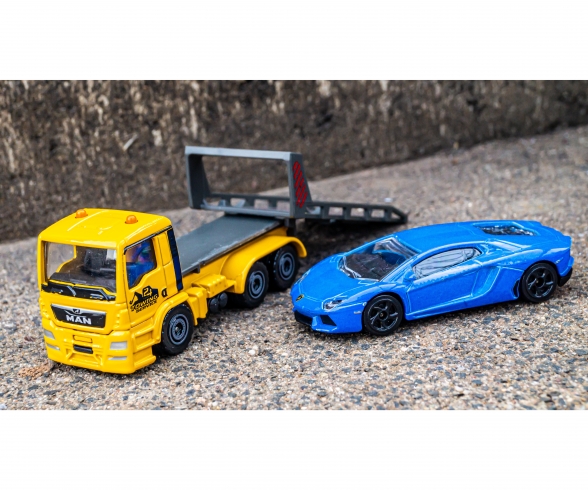 MAN Tow Truck with Lamborghini Aventador MAN Tow Truck with Lamborghini Aventador