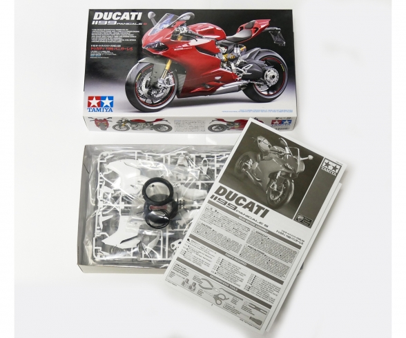 1:12 Ducati 1199 Panigale S 1:12 Ducati 1199 Panigale S