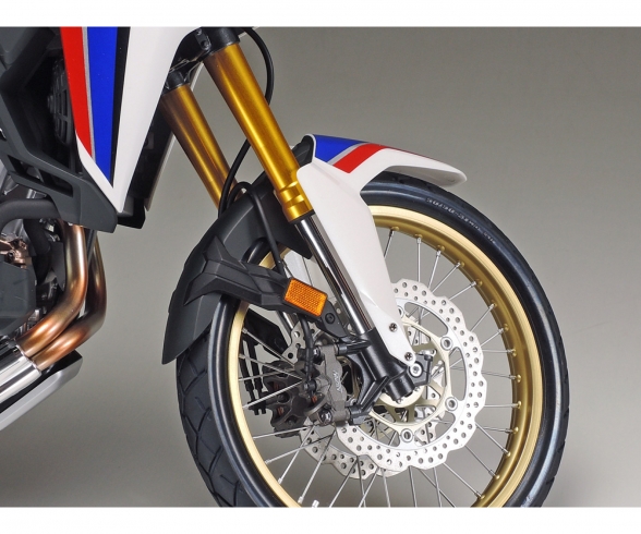 1:6 HONDA CRF 1000L Africa Twin Enduro 1:6 HONDA CRF 1000L Africa Twin Enduro