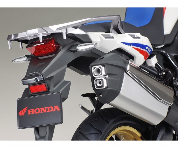 1:6 HONDA CRF 1000L Africa Twin Enduro 1:6 HONDA CRF 1000L Africa Twin Enduro