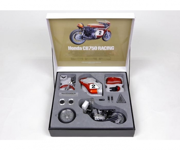 1:6 Honda CB 750 Racing Masterwork 1:6 Honda CB 750 Racing Masterwork