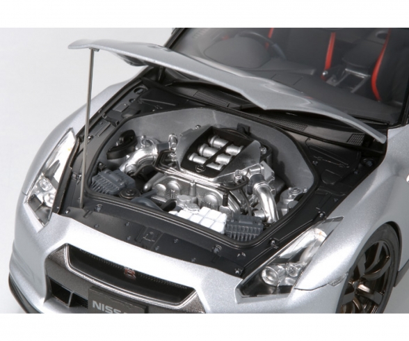 1:24 Nissan GT-R Strassenversion 1:24 Nissan GT-R Strassenversion