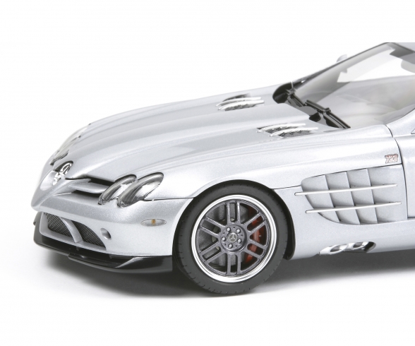 1:24 Mercedes Benz SLR722 McLaren 2006 1:24 Mercedes Benz SLR722 McLaren 2006