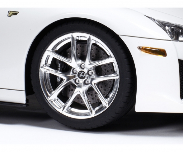 1:24 Lexus LFA V10 SV m.Ph-Ätz-Teile 1:24 Lexus LFA V10 SV m.Ph-Ätz-Teile