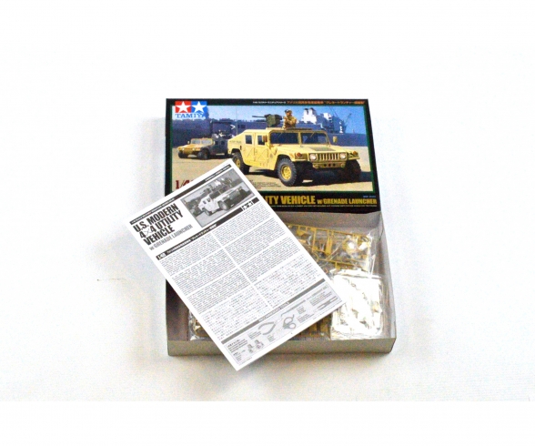 1:48 US Modern 4x4 Utili.Veh.4x4 w/Gren. 1:48 US Modern 4x4 Utili.Veh.4x4 w/Gren.