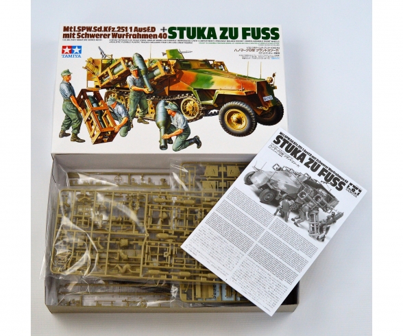 1:35 Ger. SdKfz.251/1 Hk Stuka z.Fuss(4) 1:35 Ger. SdKfz.251/1 Hk Stuka z.Fuss(4)
