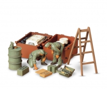 1:35 Diorama-Set Ger.Engine Maint.Cr.(2) 1:35 Diorama-Set Ger.Engine Maint.Cr.(2)