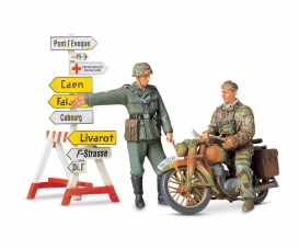 1:35 Diorama-Set Motorcycle Orderly (2) 1:35 Diorama-Set Motorcycle Orderly (2)