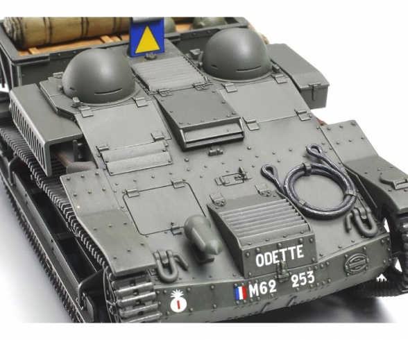 1:35 WWII French Arm. Carrier w/Trai.(4) 1:35 WWII French Arm. Carrier w/Trai.(4)
