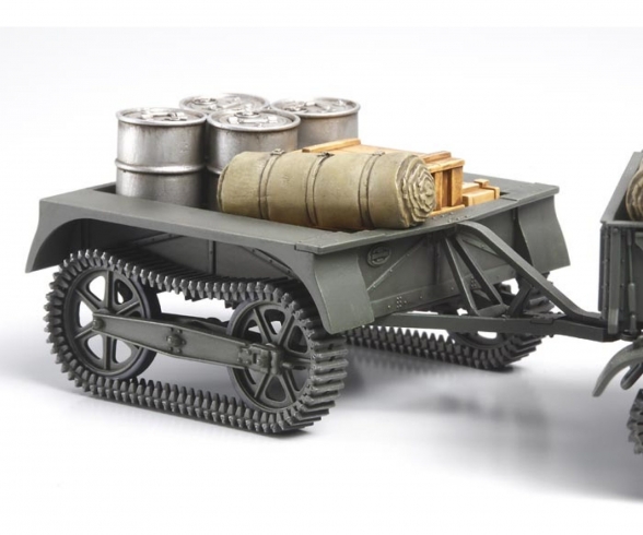 1:35 French Armored Carrier w/Trai.(4) 1:35 French Armored Carrier w/Trai.(4)