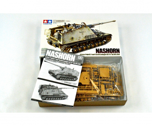 1:35 WWII Dt. Panzerjäger Nashorn (4) 1:35 WWII Dt. Panzerjäger Nashorn (4)