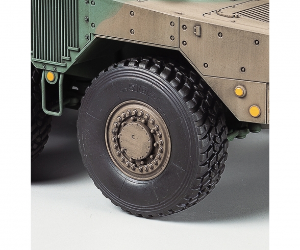 1:35 JGSDF MCV Type 16 (8x8) (2) 1:35 JGSDF MCV Type 16 (8x8) (2)