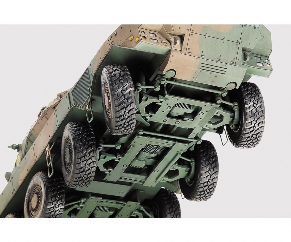 1:35 JGSDF MCV Type 16 (8x8) (2) 1:35 JGSDF MCV Type 16 (8x8) (2)
