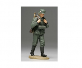 1:16 WWII Figure Ger.Ammo-Belt Loader MG 1:16 WWII Figure Ger.Ammo-Belt Loader MG