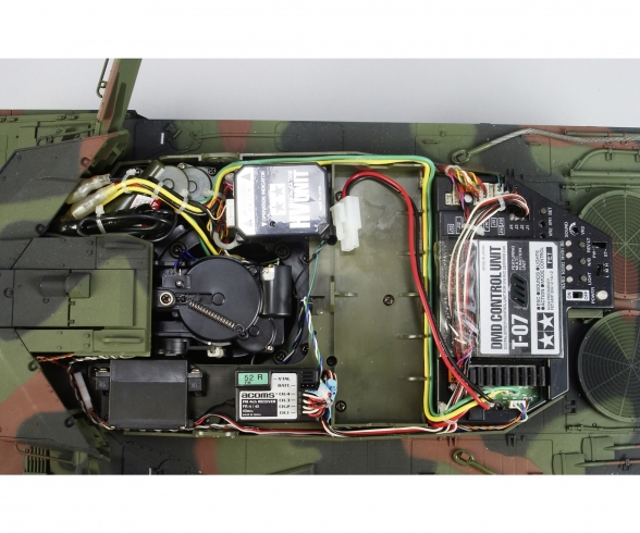 1:16 RC Panzer Leopard 2A6 Full Option 1:16 RC Panzer Leopard 2A6 Full Option