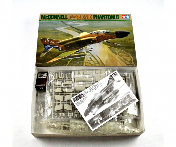 1:32 Mc Donnell F4 C/D PHANTOM II 1:32 Mc Donnell F4 C/D PHANTOM II