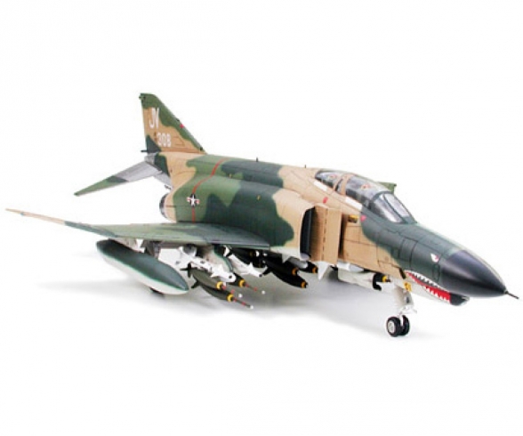 1:32 F-4E PHANTOM II EARLY PROD. 1:32 F-4E PHANTOM II EARLY PROD.