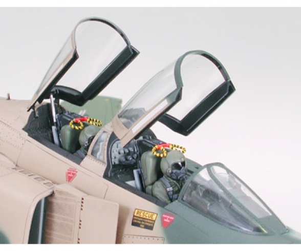 1:32 F-4E PHANTOM II EARLY PROD. 1:32 F-4E PHANTOM II EARLY PROD.