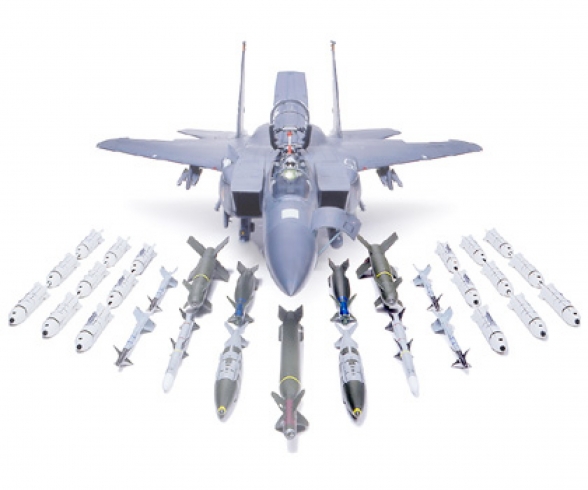 1:32 Bo.F-15E Strike Eagle Bunker Buster 1:32 Bo.F-15E Strike Eagle Bunker Buster