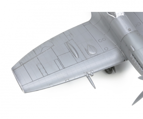1:32 Supermarine Spitfire Mk.XVIe 1:32 Supermarine Spitfire Mk.XVIe