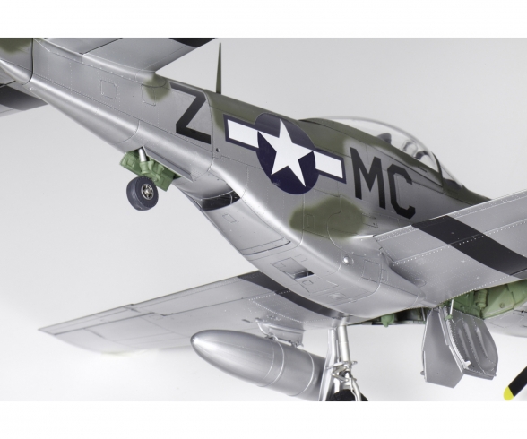 1:32 WWII North American P-51D Mustang 1:32 WWII North American P-51D Mustang