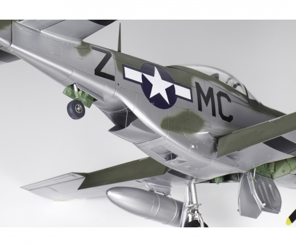 1:32 WWII North American P-51D Mustang 1:32 WWII North American P-51D Mustang