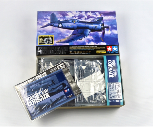 1:32 F4U-1 Corsair "Birdcage" 1:32 F4U-1 Corsair "Birdcage"