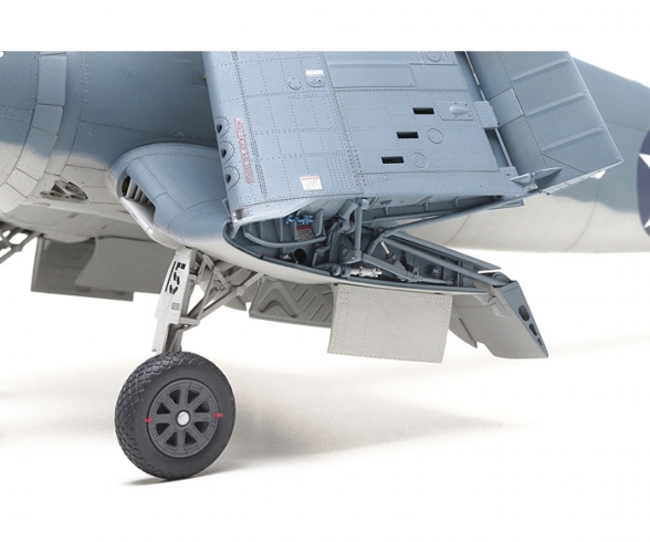 1:32 F4U-1 Corsair "Birdcage" 1:32 F4U-1 Corsair "Birdcage"