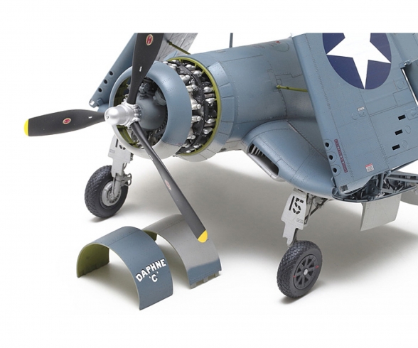 1:32 F4U-1 Corsair "Birdcage" 1:32 F4U-1 Corsair "Birdcage"