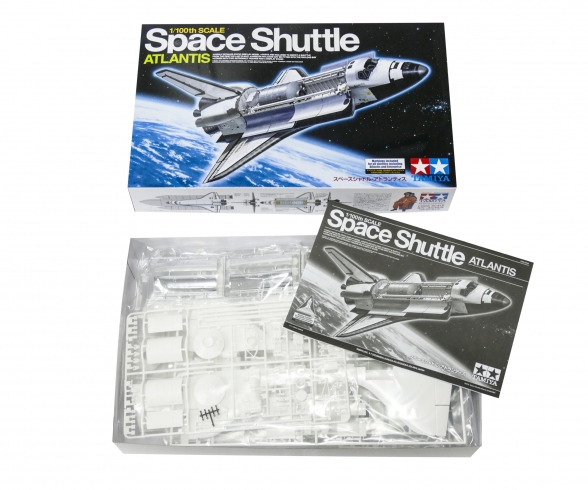1:100 Space Shuttle Atlantis 1:100 Space Shuttle Atlantis