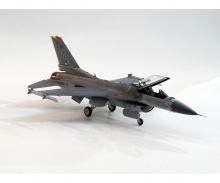 1:72 US F-16CJ Fighting Falcon 1:72 US F-16CJ Fighting Falcon