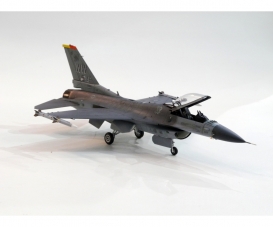 1:72 US F-16CJ Fighting Falcon 1:72 US F-16CJ Fighting Falcon