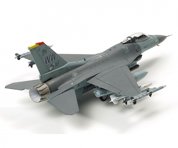 1:72 F-16CJ w/FULL EQUIPMENT 1:72 F-16CJ w/FULL EQUIPMENT
