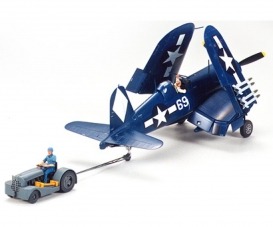1:48 US Vought F4U-1D Cors.w/ 'Moto-Tug' 1:48 US Vought F4U-1D Cors.w/ 'Moto-Tug'