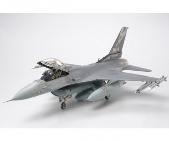 1:48 Lockheed Martin F-16C Block 25/32 1:48 Lockheed Martin F-16C Block 25/32