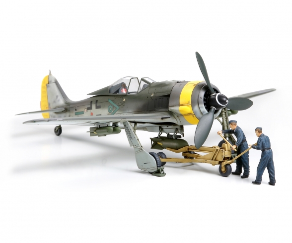 1:48 WWII Dt. F.W. Fw190 F-8/9 m.Belad. 1:48 WWII Dt. F.W. Fw190 F-8/9 m.Belad.