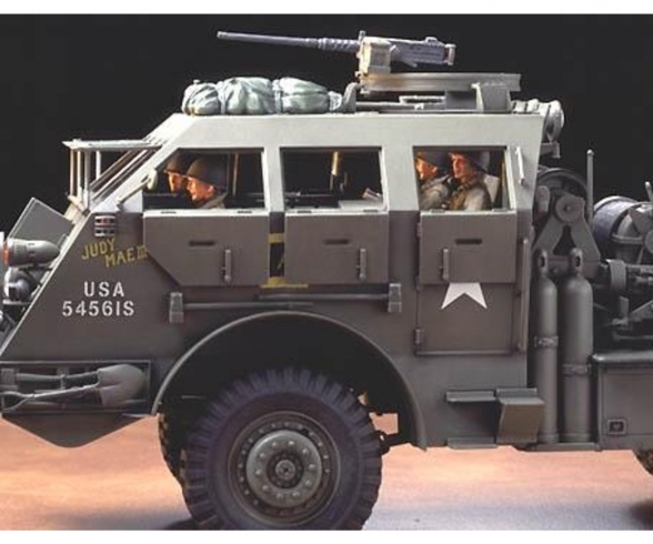 1:35 US 40to Transp. Dragon Wagon (4) 1:35 US 40to Transp. Dragon Wagon (4)