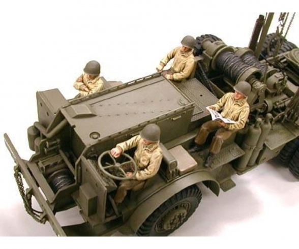 1:35 US 40to Transp. Dragon Wagon (4) 1:35 US 40to Transp. Dragon Wagon (4)