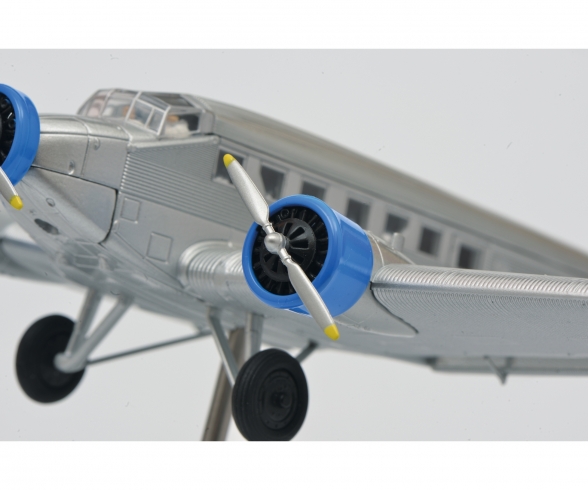 Junkers Ju 52/3m, silver 1:72 Junkers Ju 52/3m, silver 1:72