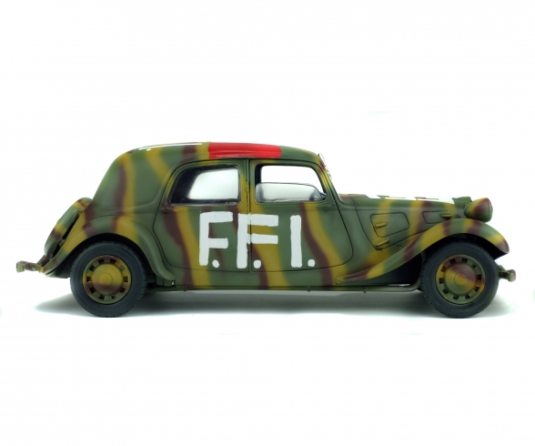1:18 Citroën Traction 11CV FFI, 1944 1:18 Citroën Traction 11CV FFI, 1944
