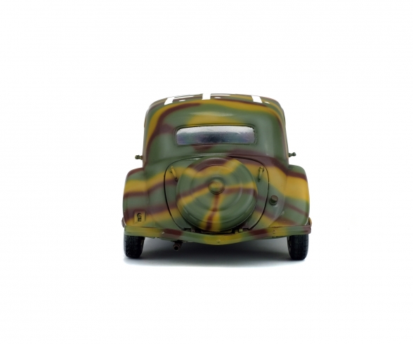 1:18 Citroën Traction 11CV FFI, 1944 1:18 Citroën Traction 11CV FFI, 1944