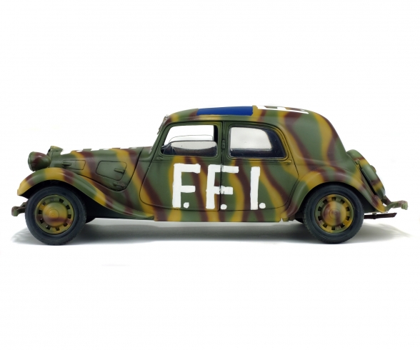 1:18 Citroën Traction 11CV FFI, 1944 1:18 Citroën Traction 11CV FFI, 1944