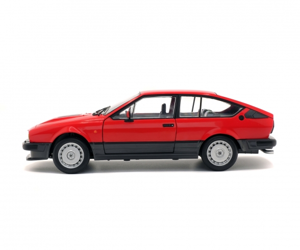 1:18 Alfa GTV6, rot, 1984 1:18 Alfa GTV6, rot, 1984