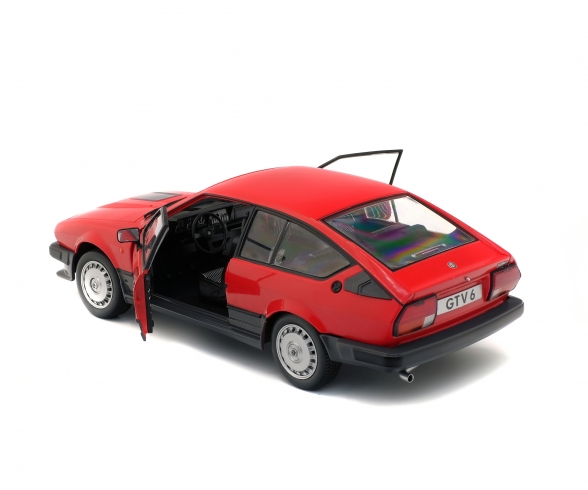 1:18 Alfa GTV6, rot, 1984 1:18 Alfa GTV6, rot, 1984