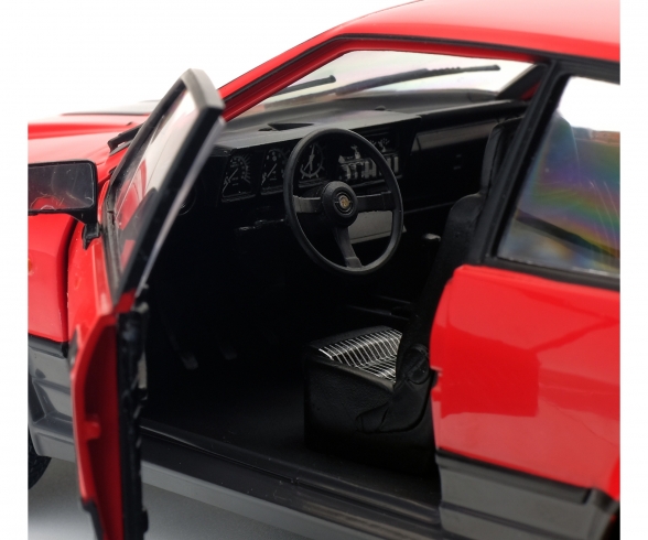 1:18 Alfa GTV6, rot, 1984 1:18 Alfa GTV6, rot, 1984