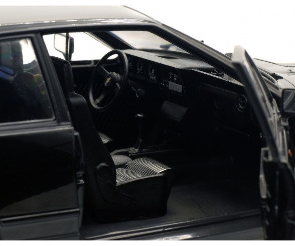 1:18 Alfa GTV6, black, 1984 1:18 Alfa GTV6, black, 1984