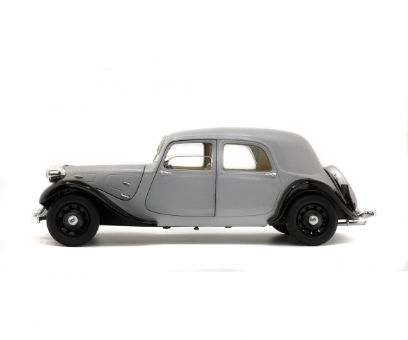 1:18 Citroen Traction 11B 1:18 Citroen Traction 11B