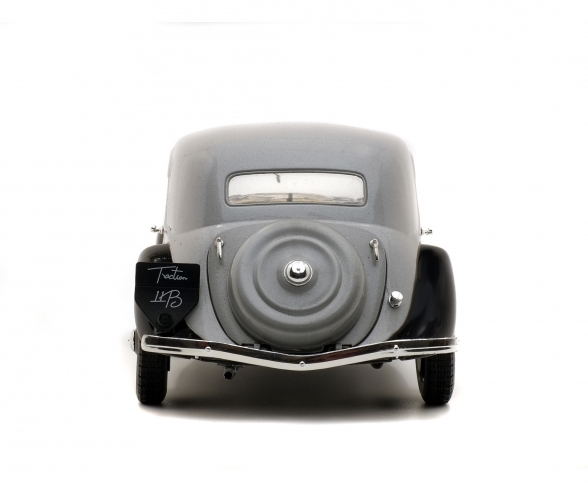 1:18 Citroen Traction 11B 1:18 Citroen Traction 11B
